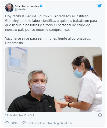 Tổng thống Argentina tiêm vaccine Sputnik V, ca ngợi Nga - ảnh 1