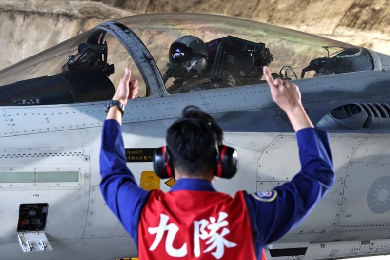 Đài Loan tiếp tục phát hiện nhiều máy bay Bắc Kinh tập trận - ảnh 1