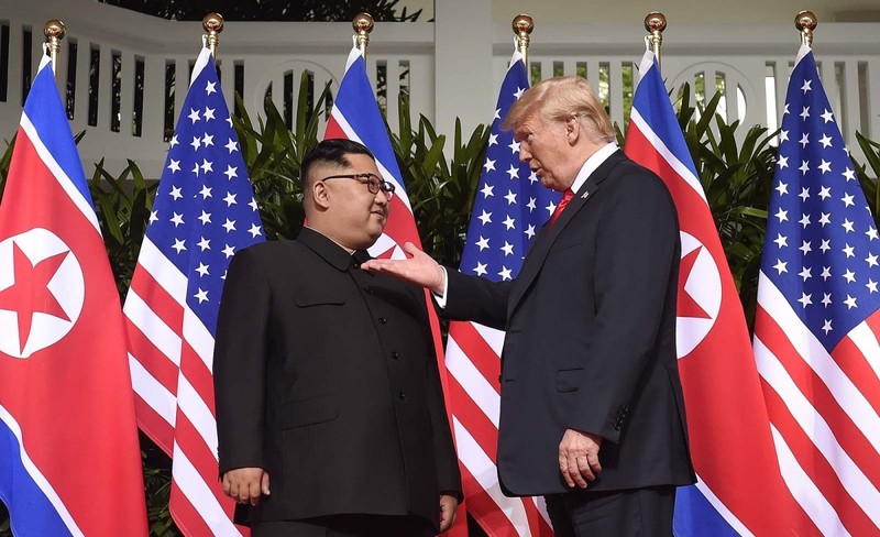 Ông Trump từng 'mời' ông Kim Jong-un lên Không lực Một  - ảnh 1