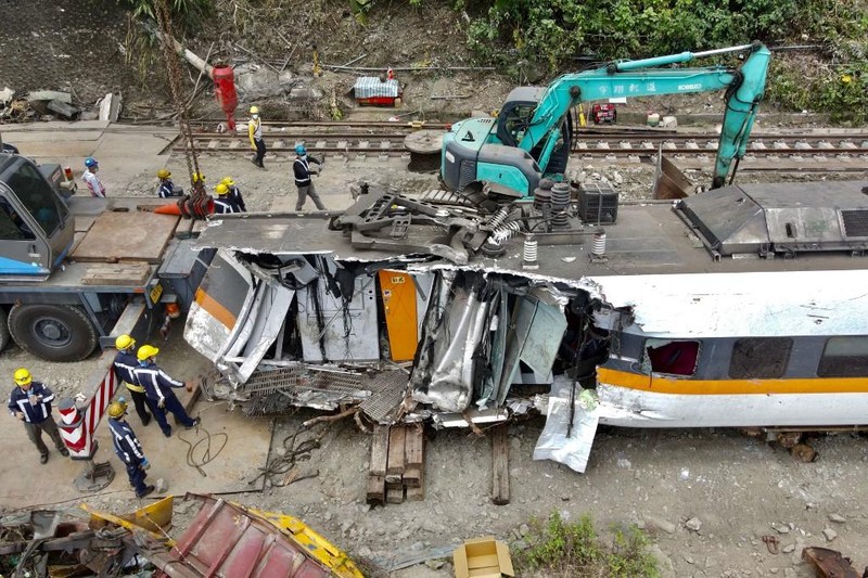 Một phút trước vụ tai nạn tàu hỏa kinh hoàng ở Đài Loan - ảnh 3
