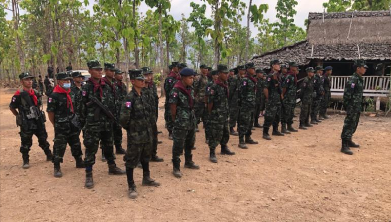 CNN: Nhóm nổi dậy huấn luyện quân sự miễn phí cho dân Myanmar - ảnh 2