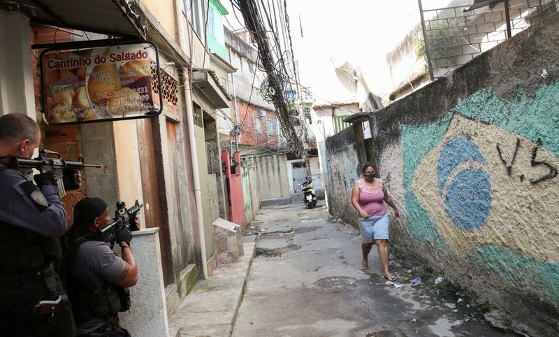 Brazil: Cảnh sát đấu súng với tội phạm ma túy, 25 người chết - ảnh 2