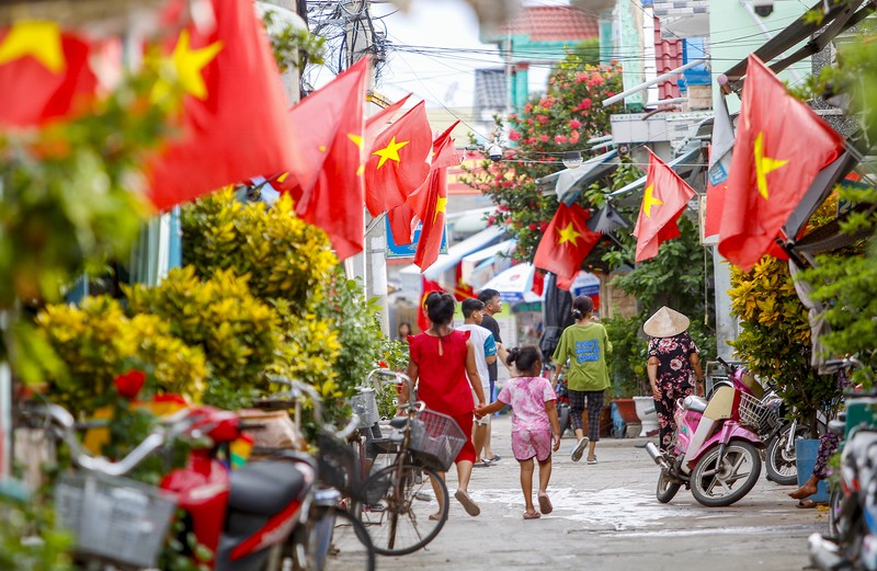 Xã đảo Thạnh An lộng lẫy cờ hoa trước ngày bầu cử - ảnh 18