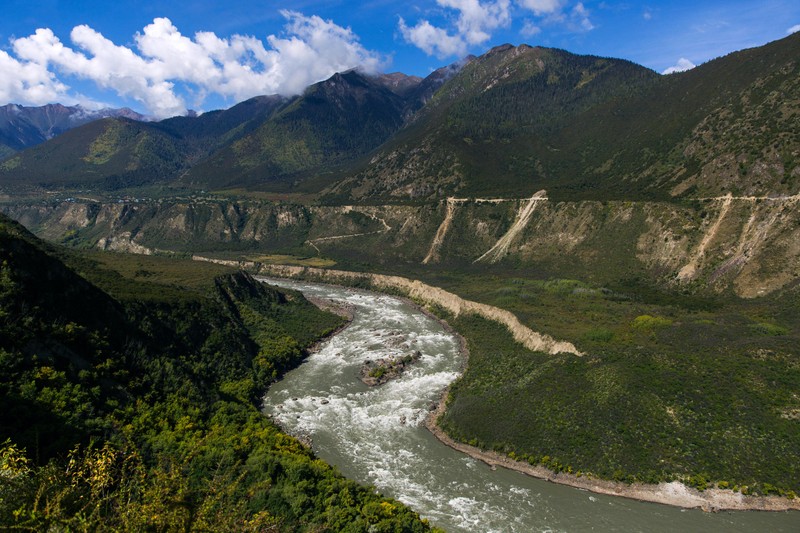 Động đất và nguy cơ 'lơ lửng trên đầu' siêu đập ở Tây Tạng - ảnh 1