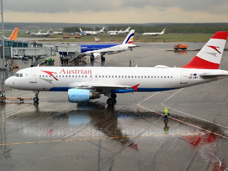 Bênh Belarus, Nga cấm cửa 2 hãng hàng không châu Âu - ảnh 1