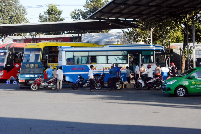 Bến xe Cần Thơ vắng khách ngày cuối năm vì COVID-19 - ảnh 3