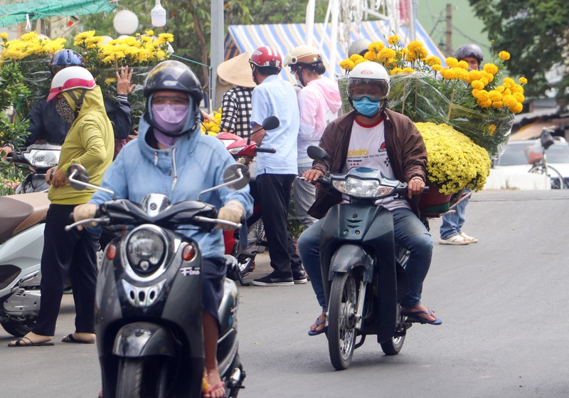 Cần Thơ: Chợ hoa ảm đạm ngày 29 Tết - ảnh 8