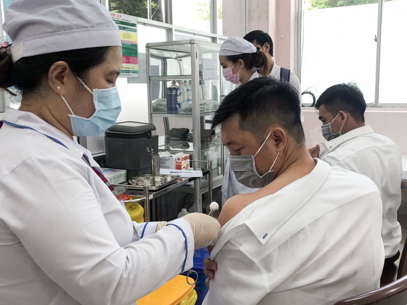 Ngày mai, Hậu Giang bắt đầu vaccine phòng COVID-19 - ảnh 1