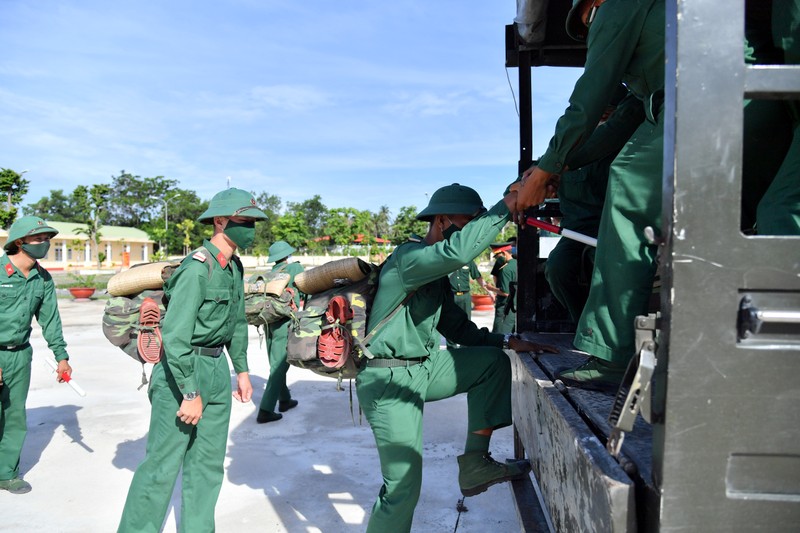 Kiên Giang: Tăng cường lực lượng cho tuyến đầu chống dịch - ảnh 2