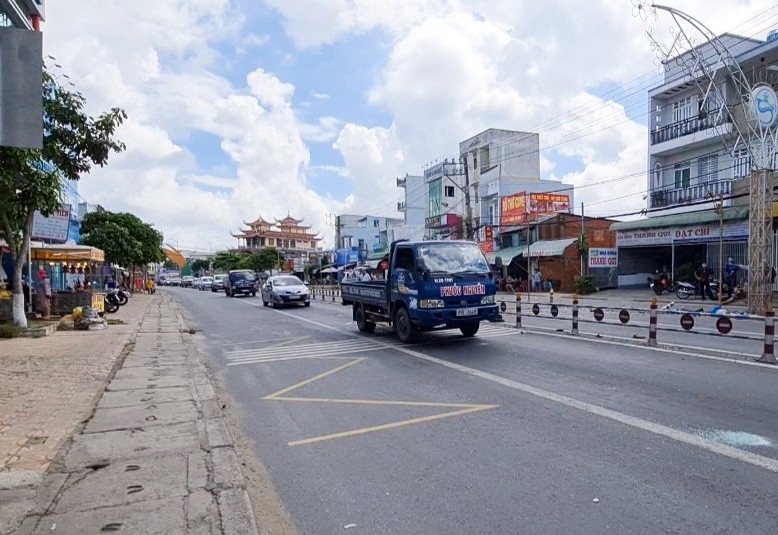 Xe chở rác ở Cần Thơ tông liên hoàn trên đoạn đường dài 200 m - ảnh 5