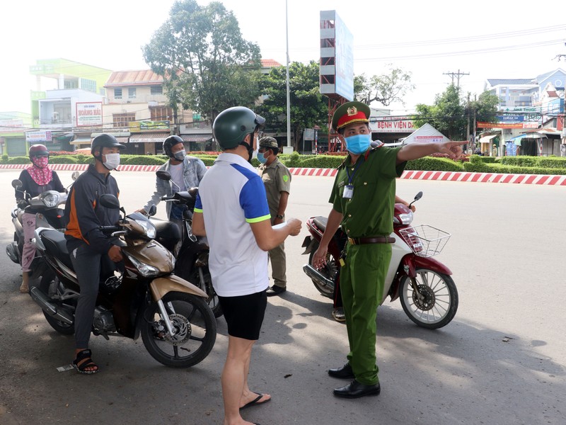 Người dân qua chốt kiểm soát vào quận Ninh Kiều cần giấy tờ gì - ảnh 2