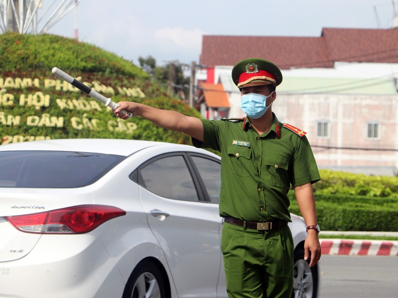 Người dân qua chốt kiểm soát vào quận Ninh Kiều cần giấy tờ gì - ảnh 3