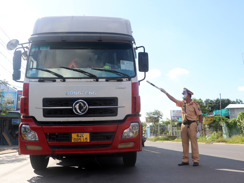 Vận chuyển hàng hóa vào Cần Thơ phải đăng ký trước - ảnh 1