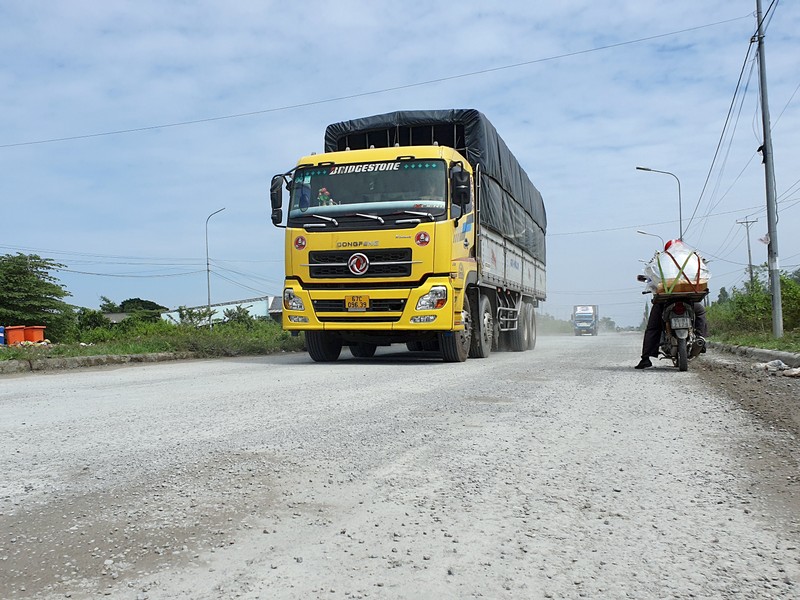 Cần Thơ duy tu đường kiểu ‘phản ánh đến đâu sửa đến đó’ - ảnh 3