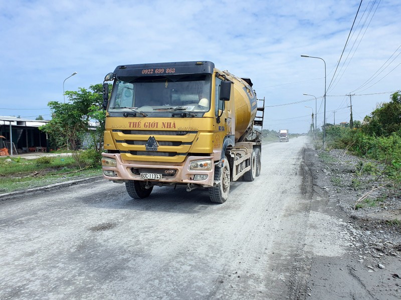 Cần Thơ duy tu đường kiểu ‘phản ánh đến đâu sửa đến đó’ - ảnh 1