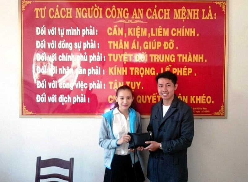 Chàng giáo viên mất việc trả gần trăm triệu cho khổ chủ - ảnh 1