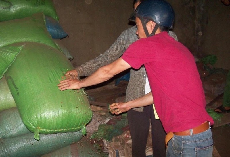 Rộ tin đồn vỡ nợ, dân kéo đến công ty lấy tài sản - ảnh 2