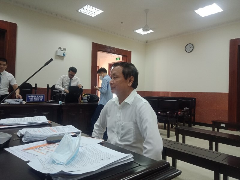 Cựu giám đốc Sở Y tế Long An kêu oan, tòa hoãn xử - ảnh 1