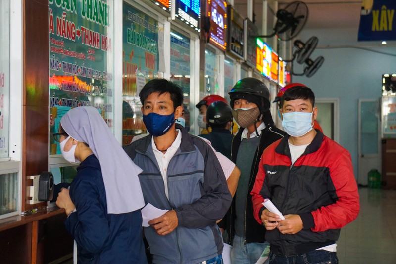 Đà Nẵng: Khách lo dịch, trả vé hàng loạt tại nhà ga, bến xe - ảnh 2