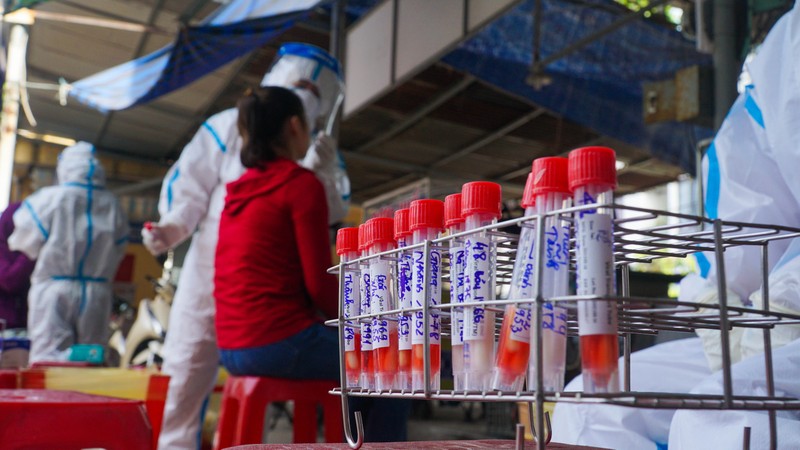 Đà Nẵng: Xét nghiệm hơn 500 tiểu thương liên quan BN 2989 - ảnh 8