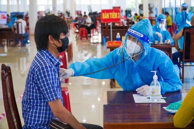 Đà Nẵng khẩn trương tiêm vaccine cho hơn 40.000 người - ảnh 3