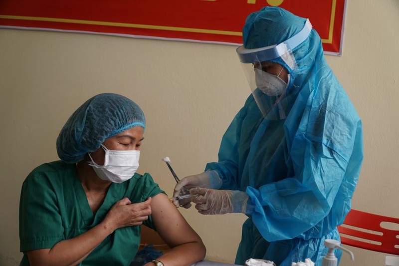 Đà Nẵng: Hơn 5.700 người được tiêm vaccine ngừa COVID-19 đợt 2 - ảnh 1