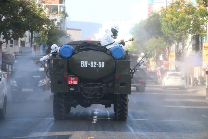 Bí thư Đà Nẵng: Dừng hoạt động tắm biển, cắt tóc…, huy động tổng lực dập dịch - ảnh 1