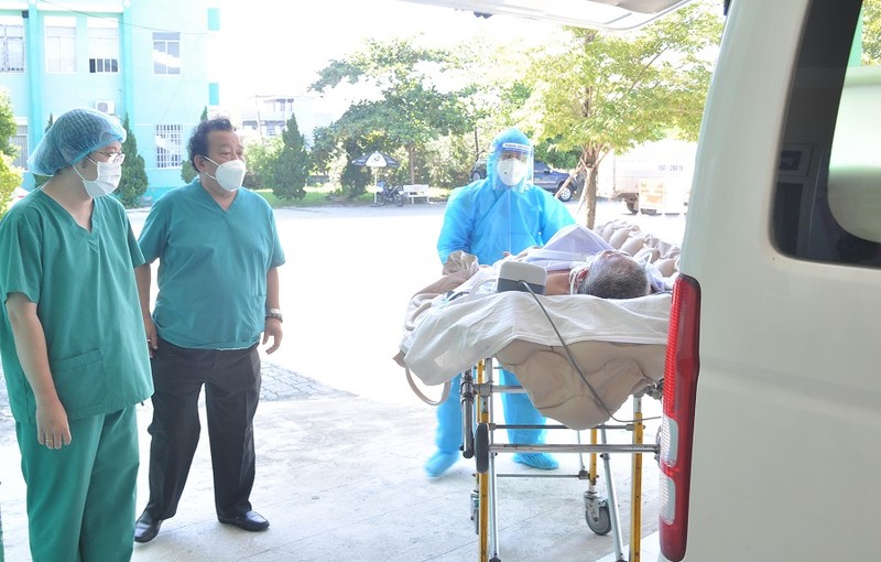 Đà Nẵng: Cứu sống 1 bệnh nhân COVID-19 bị tổn thương phổi rất nặng  - ảnh 1