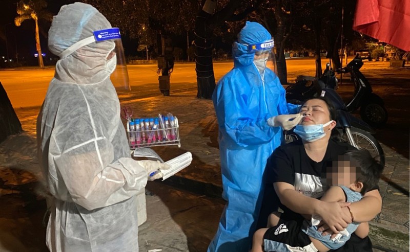 Phát hiện thêm 7 người nhiễm COVID-19, tỉnh Hà Tĩnh họp khẩn - ảnh 1