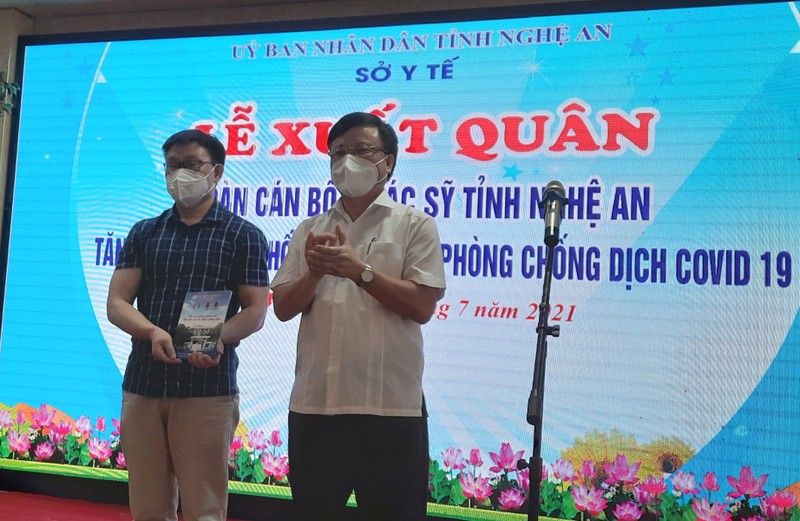 60 y, bác sĩ Nghệ An đến TP.HCM chung tay điều trị COVID-19  - ảnh 1