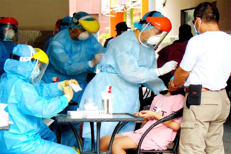 TP.HCM sẵn sàng ứng phó biến thể virus SARS-CoV-2 mới - ảnh 1