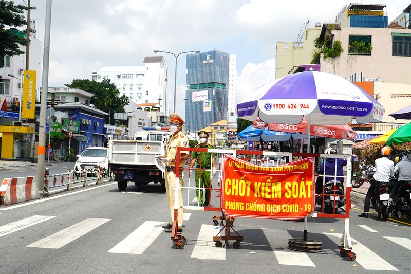 TP.HCM tính trả lương F0 khỏi bệnh tham gia chống dịch - ảnh 1