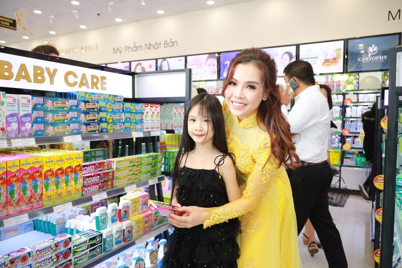 Hàng ngàn khách hàng khai trương chi nhánh 9 AB Beauty World - ảnh 6