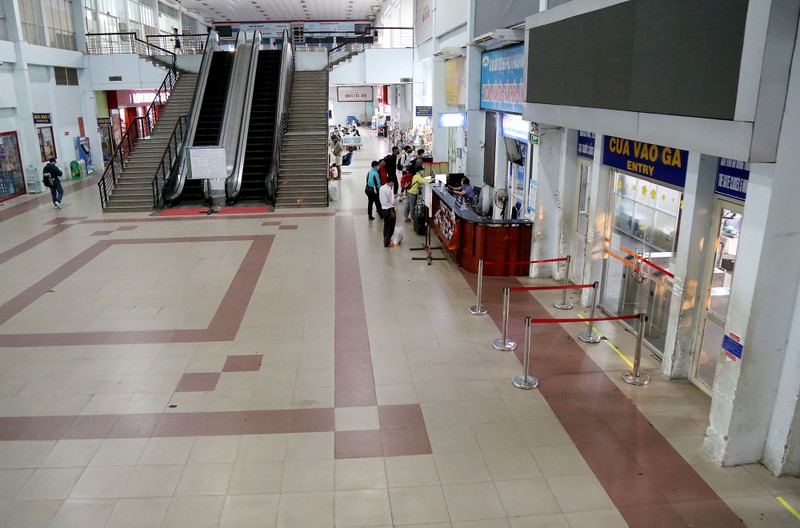 Chùm ảnh so sánh: TP.HCM trước và sau khi có dịch COVID-19 - ảnh 34