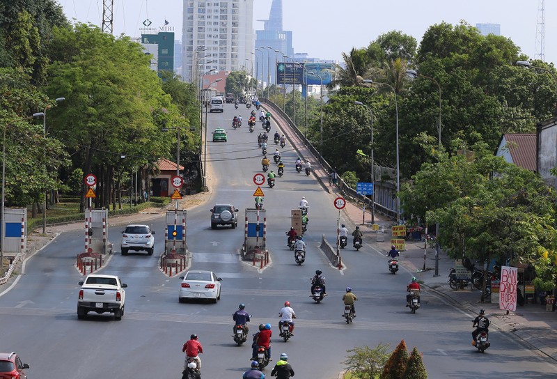 Chùm ảnh so sánh: TP.HCM trước và sau khi có dịch COVID-19 - ảnh 4