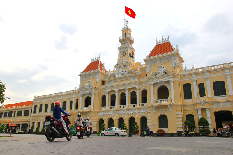 Chùm ảnh so sánh: TP.HCM trước và sau khi có dịch COVID-19 - ảnh 9