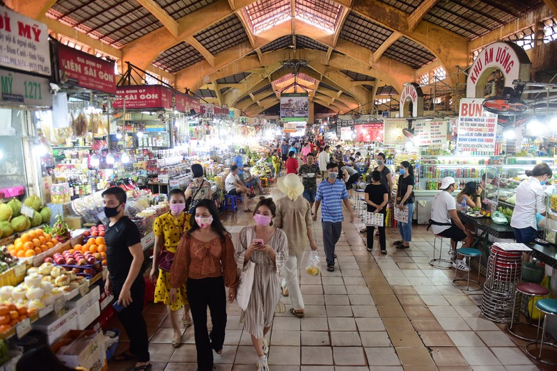 Chùm ảnh so sánh: TP.HCM trước và sau khi có dịch COVID-19 - ảnh 13