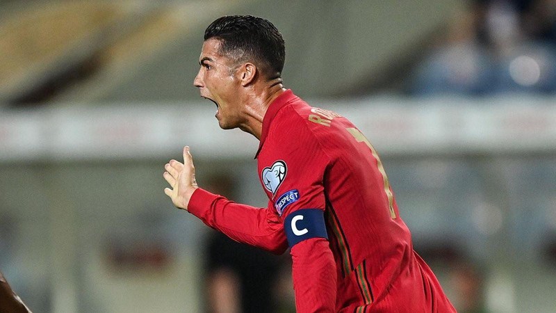 Ronaldo viết tâm thư và trả giá đắt sau kỷ lục - ảnh 4