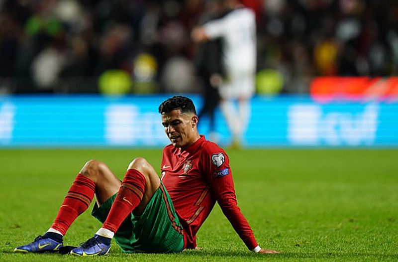 Ronaldo bật khóc và cãi thầy Santos  - ảnh 4