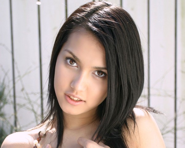Maria Ozawa già nua, cứng đờ với khuôn mặt căng bóng như búp bê 7 Maria Ozawa già nua, cứng đờ với khuôn mặt căng bóng như búp bê 7