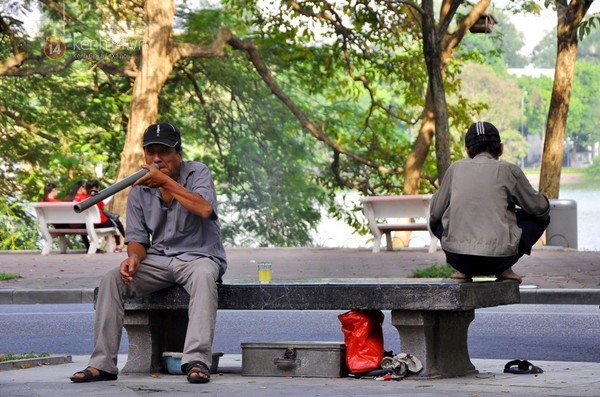 Chiếc ghế đá cổ “độc nhất vô nhị” ở hồ Gươm đột nhiên bị vỡ nát - ảnh 6