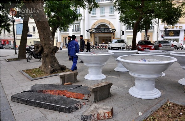 Chiếc ghế đá cổ “độc nhất vô nhị” ở hồ Gươm đột nhiên bị vỡ nát - ảnh 7