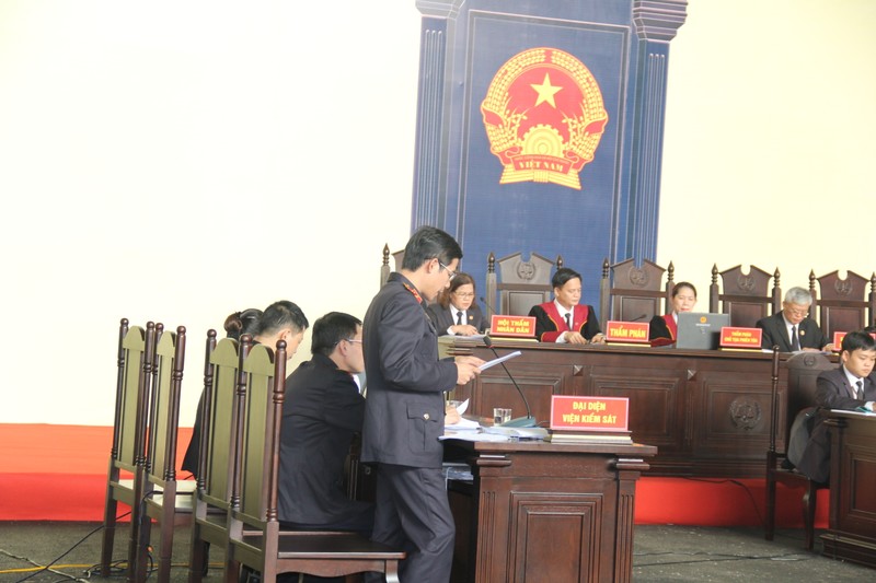 Công an thu được gì khi xét nơi làm việc của 2 ông Vĩnh, Hóa? - ảnh 1