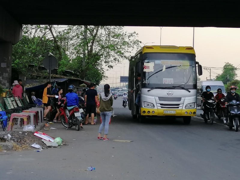 Xử lý ngay tình trạng đón trả khách không đúng nơi quy định - ảnh 1