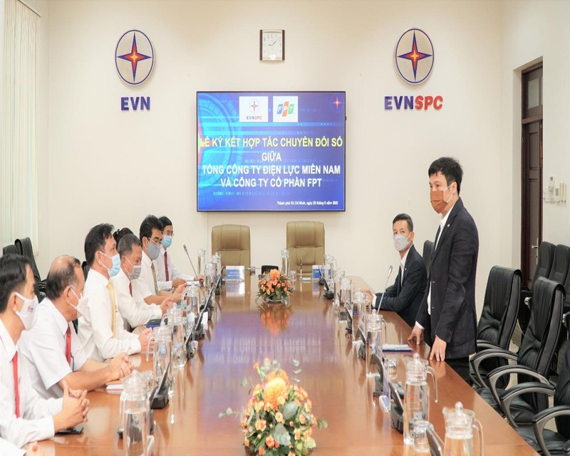 EVNSPC và FPT hợp tác chiến lược chuyển đổi số - ảnh 1