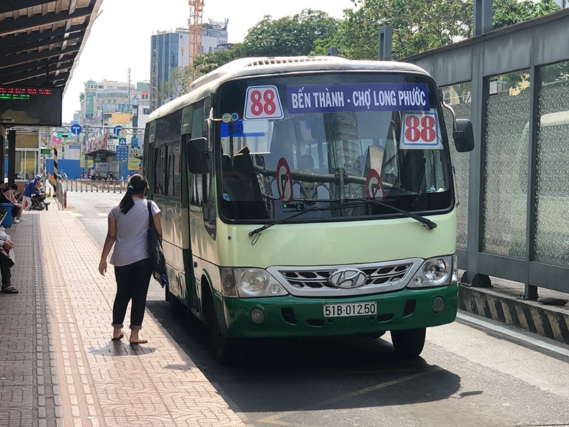 Tỉnh Long An tạm ngưng tuyến xe cố định và xe buýt - ảnh 1