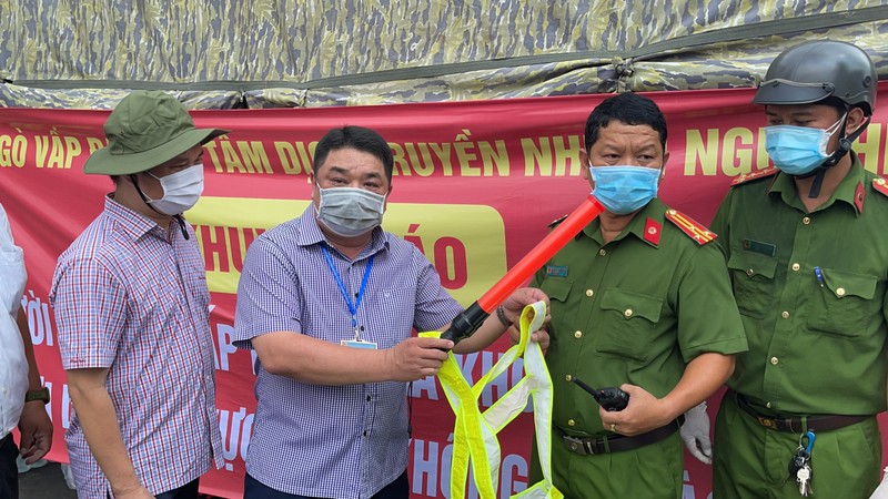 Lãnh đạo Sở GTVT thị sát các chốt chống dịch ở quận Gò Vấp, TP.HCM - ảnh 2