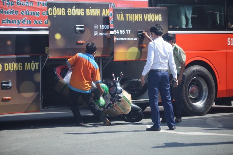 Phương Trang tiếp tục đưa 400 bà con về quê nhà Cần Thơ - ảnh 1
