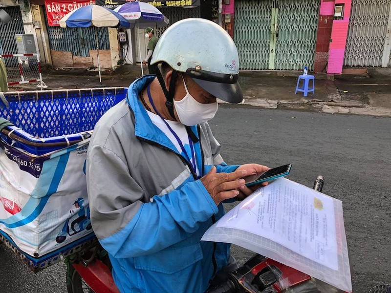 TP.HCM ùn ứ nhẹ trong ngày đầu khai báo di chuyển nội địa - ảnh 1