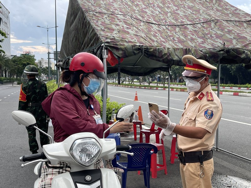 Người dân TP.HCM đã chủ động khai báo di chuyển nội địa - ảnh 11